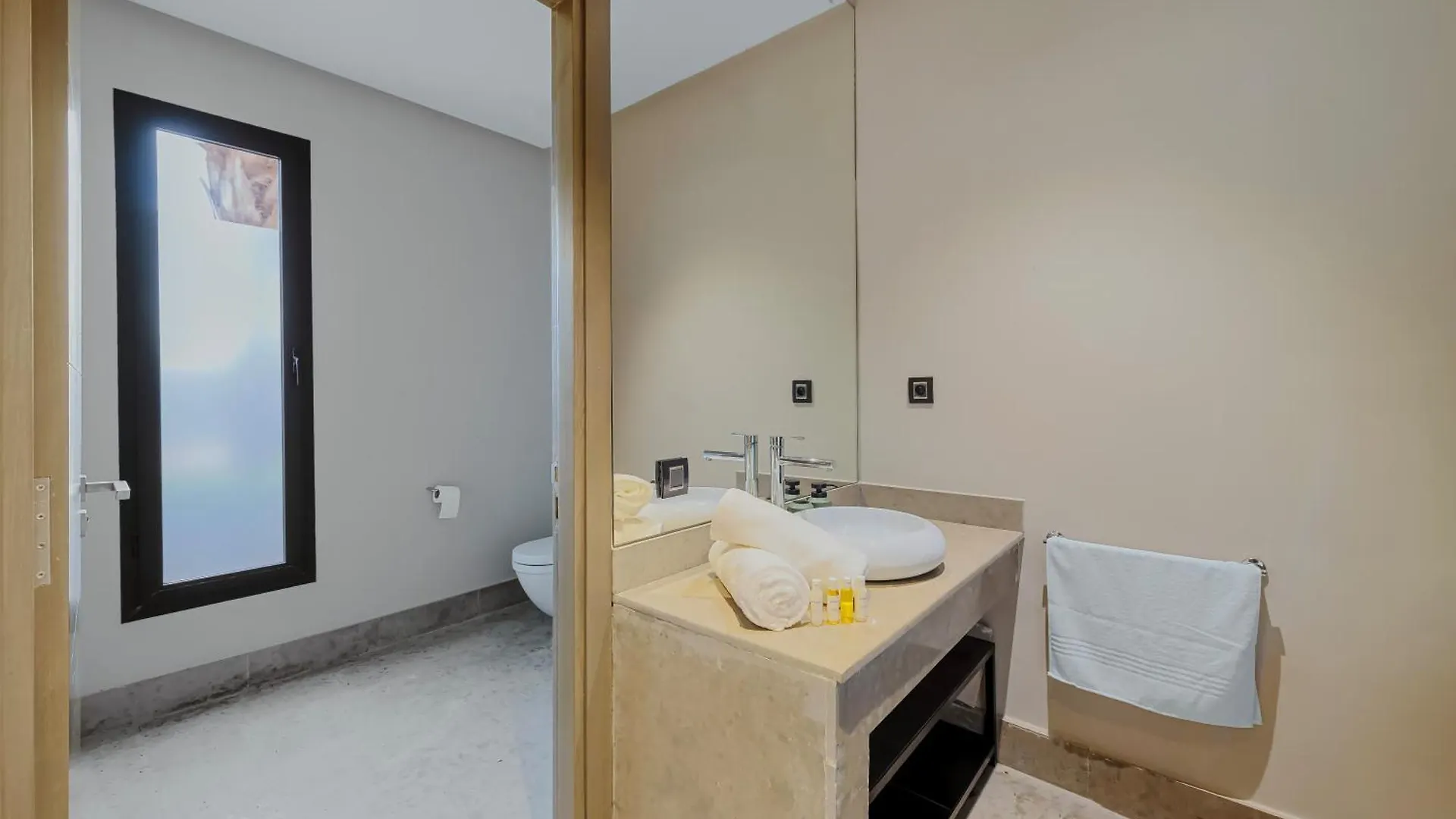 Oasis Villa Prime Location Full Staff Cinema Marraquexe